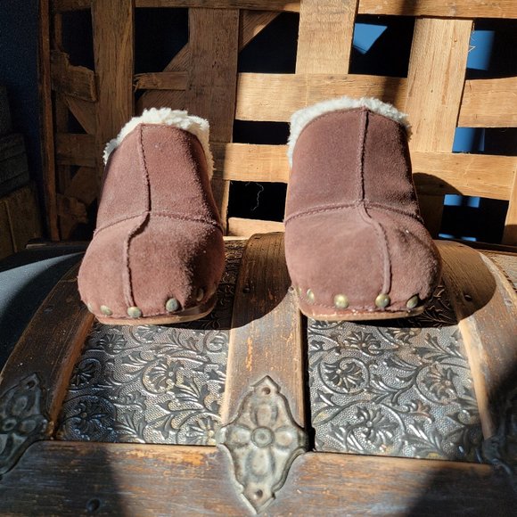 Pair of Women's Rocket Dog Brown Suede Clogs Size 8.5 - Picture 2 of 7